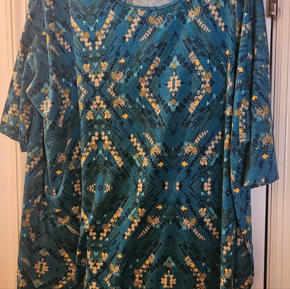 LuLaRue leggings and shirt
